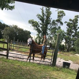 Meet your Posher, Eva